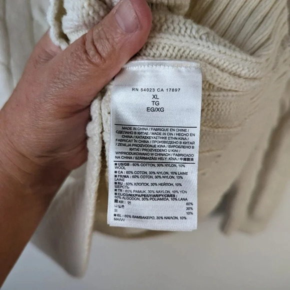 Banana Republic Cable Knit Sweater - XL - Picture 2 of 5